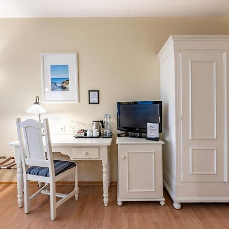 Haus Am Meer Hotel Ahrenshoop Bagian luar foto
